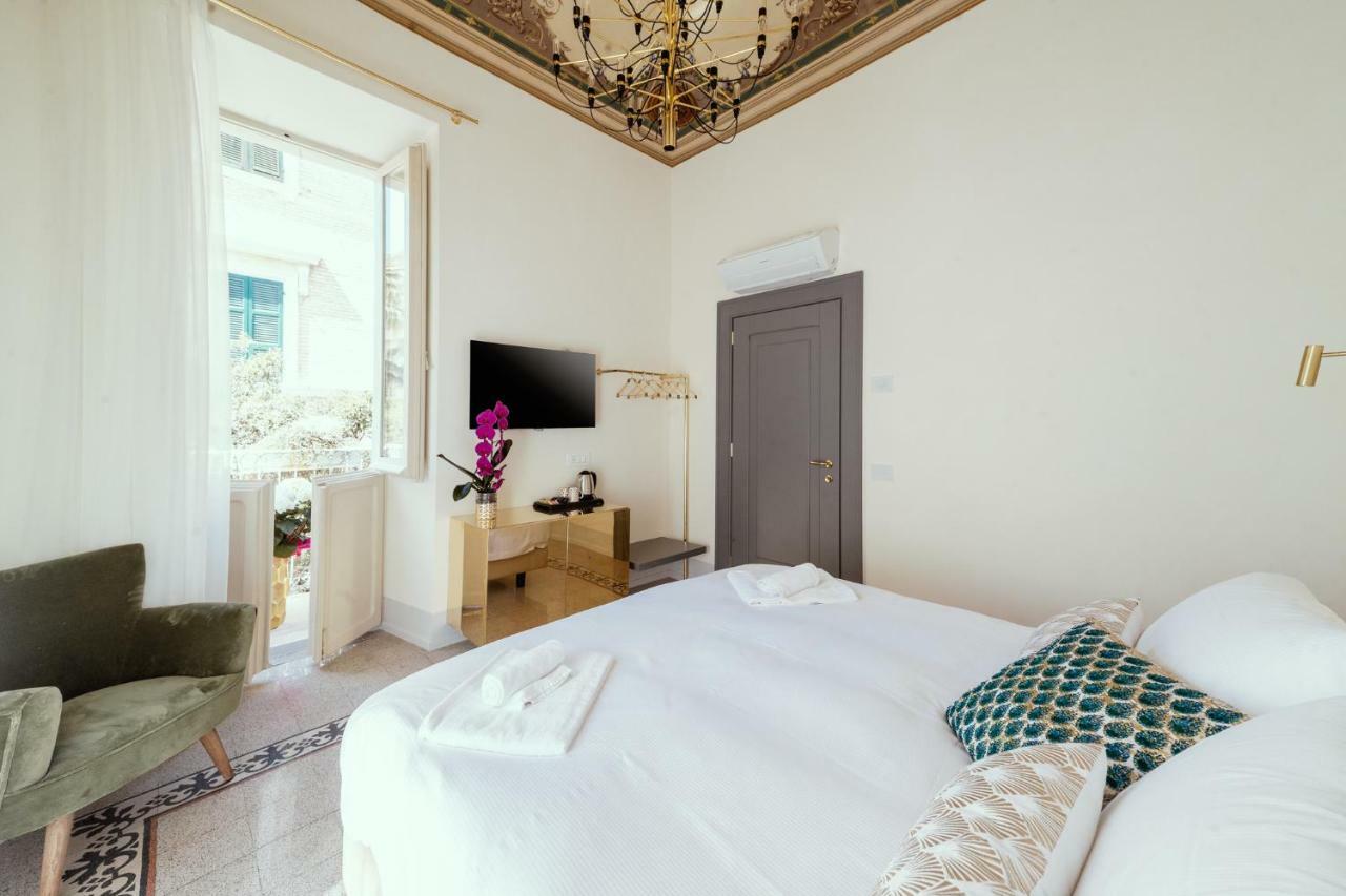 Palazzo Dei Grifoni - Luxury Suites - Сан-Бенедетто-дель-Тронто Экстерьер фото
