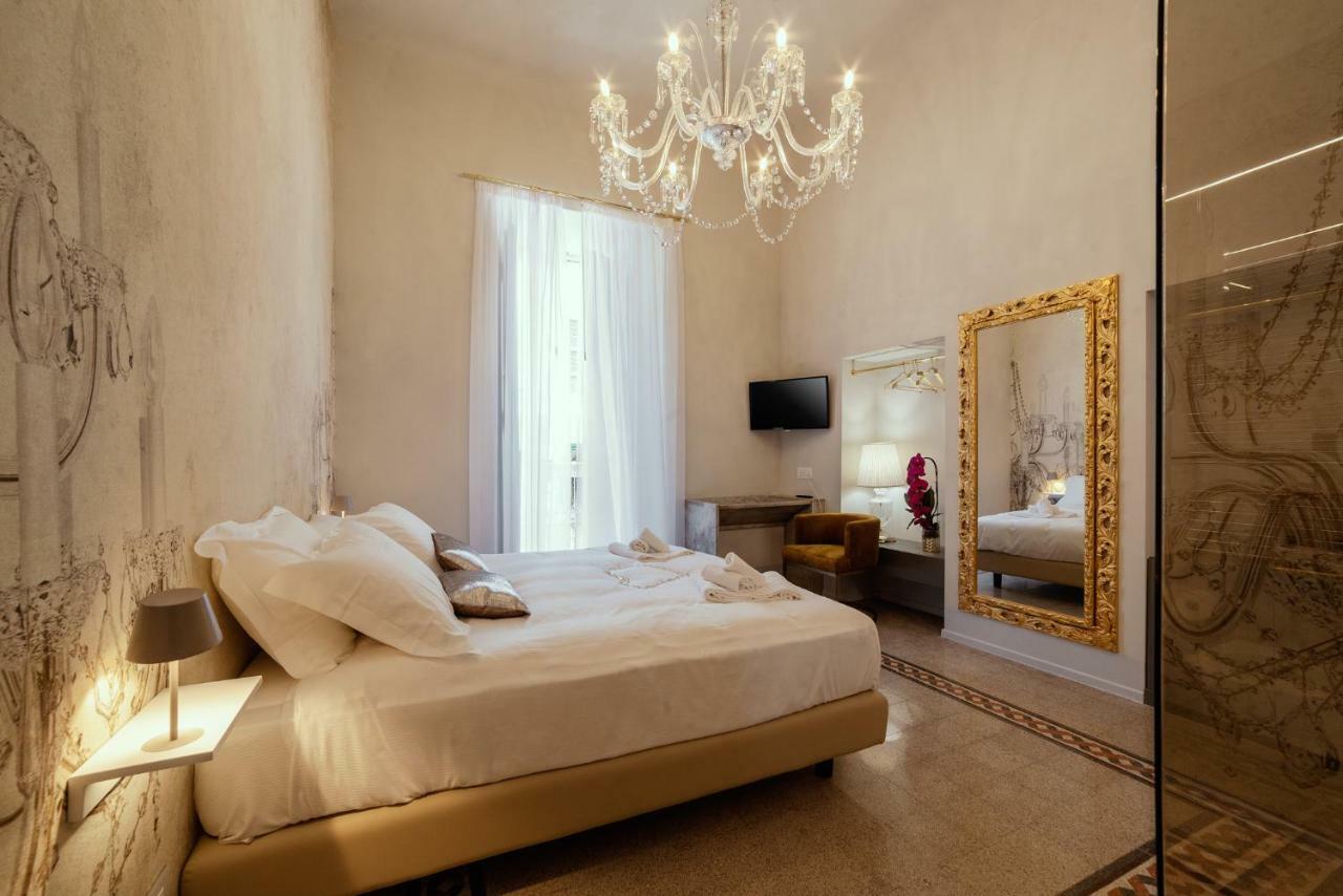 Palazzo Dei Grifoni - Luxury Suites - Сан-Бенедетто-дель-Тронто Экстерьер фото